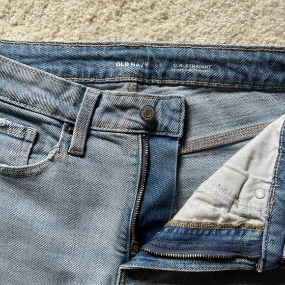 NWT Old Navy OG Straight Distressed Women's Jeans Size 6 - Picture 3 of 10